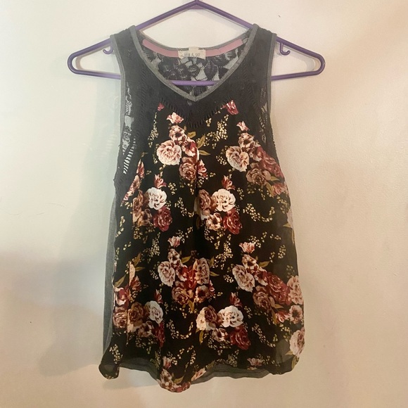 6 Summer Tops XS,S,M - Picture 9 of 15